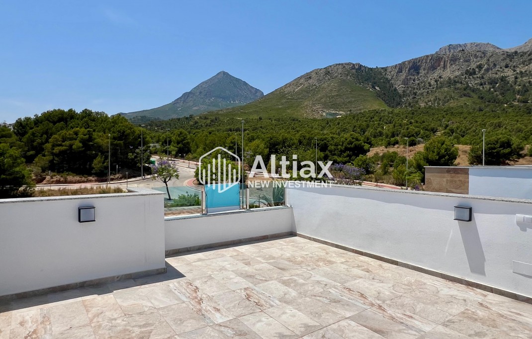 New Build - detached -
Polop