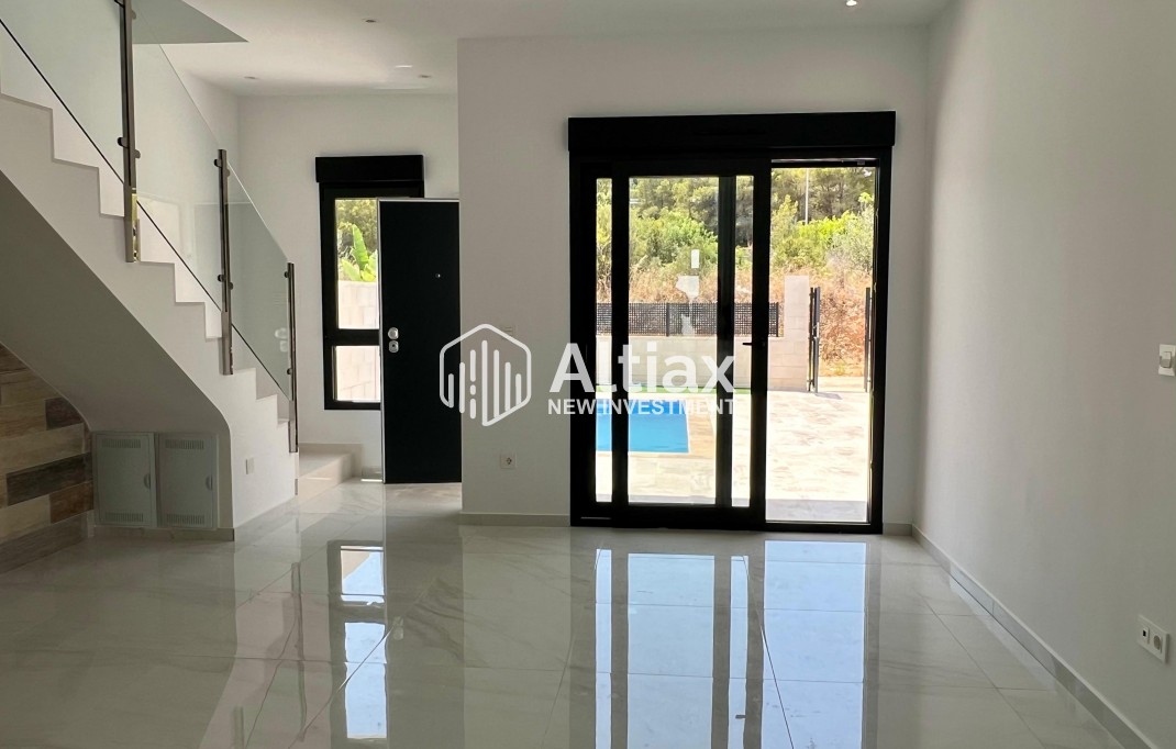 New Build - detached -
Polop