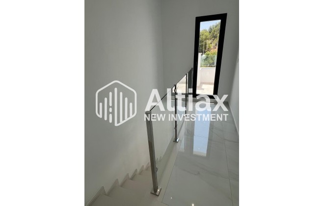 New Build - detached -
Polop