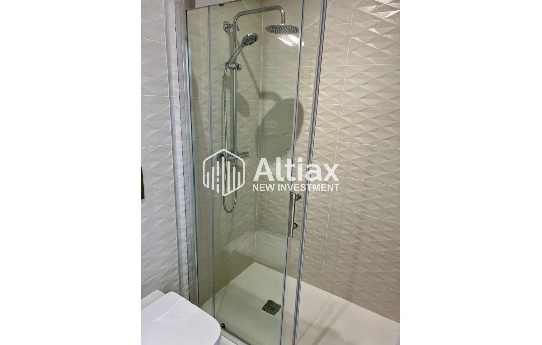 New Build - detached -
Polop