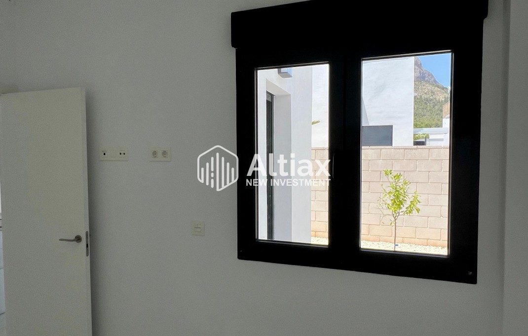 New Build - detached -
Polop