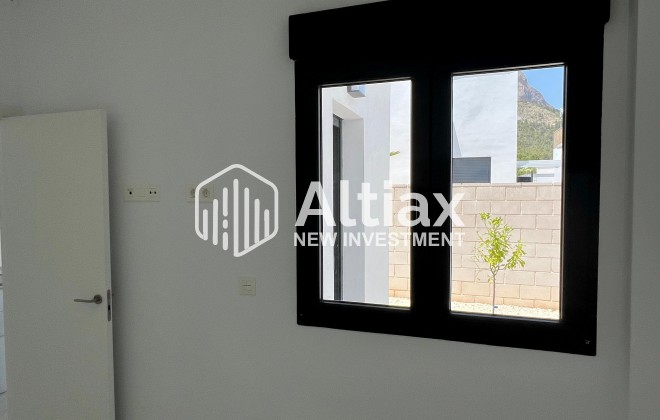 New Build - detached -
Polop