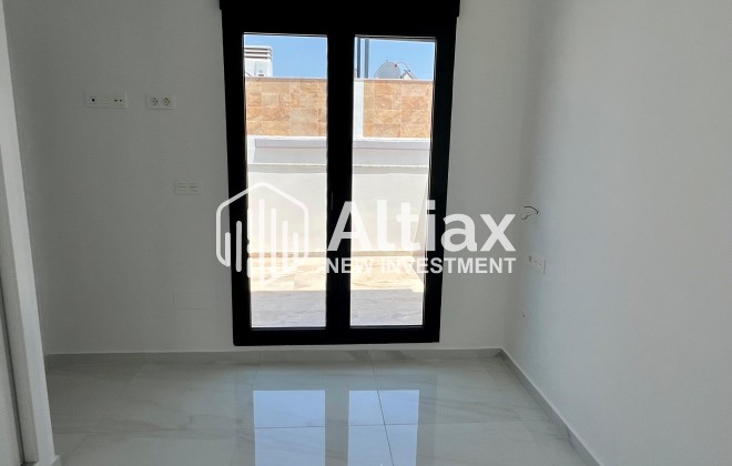 New Build - detached -
Polop