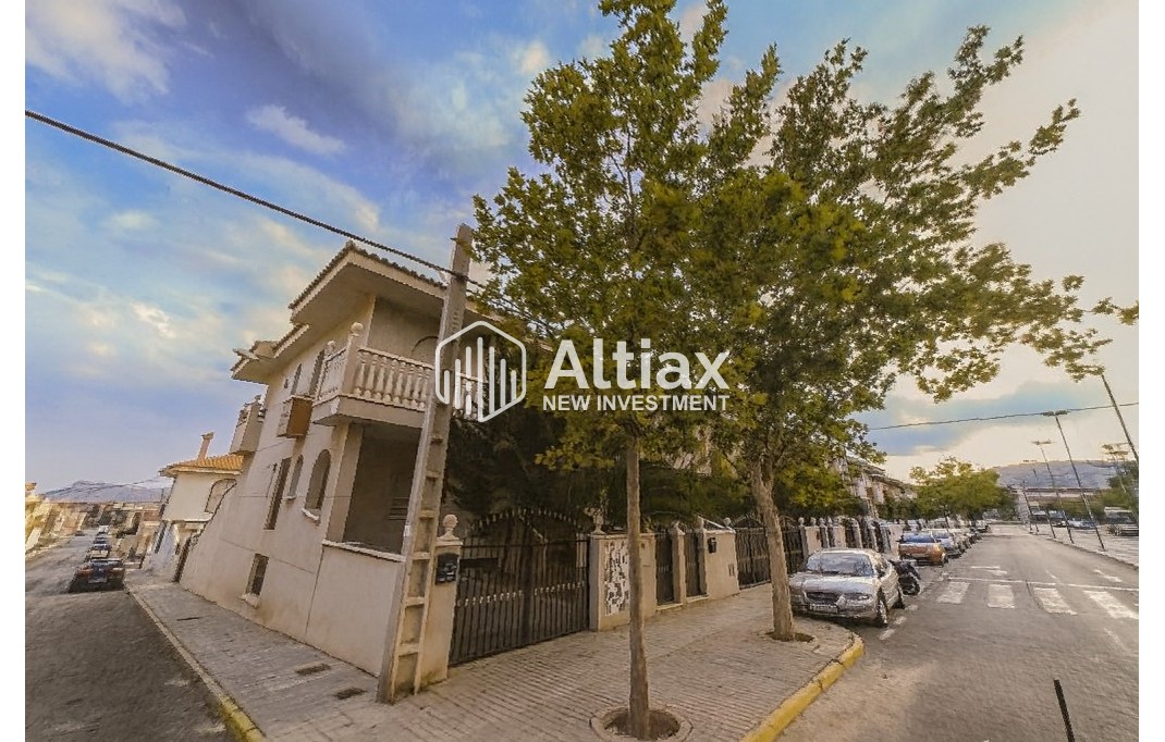 Resale - Townhouse -
Elda