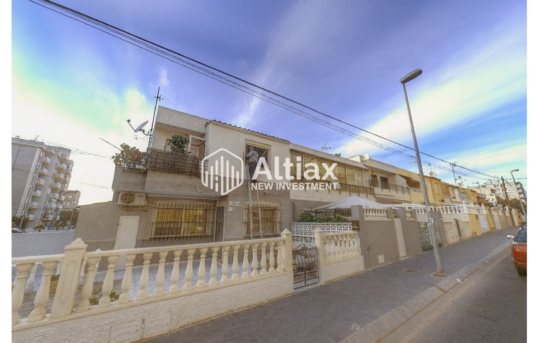 Segunda mano - Apartamento / piso -
Torrevieja