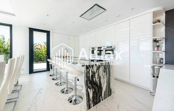 Nouvelle construction - villa -
Calpe