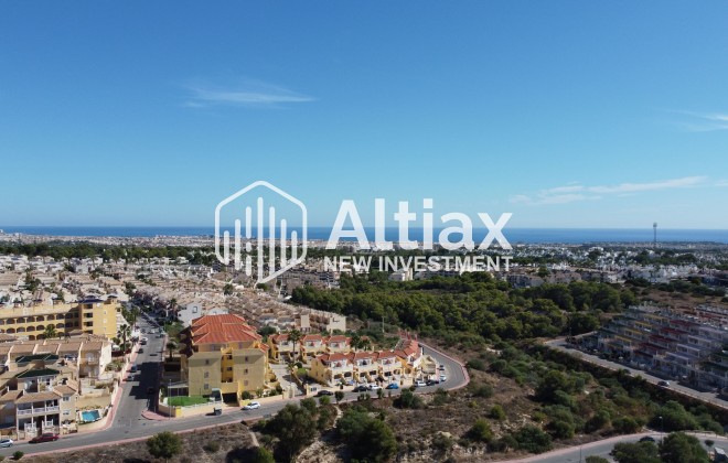 Nueva construcción  - Ático -
Res. Las Filipinas