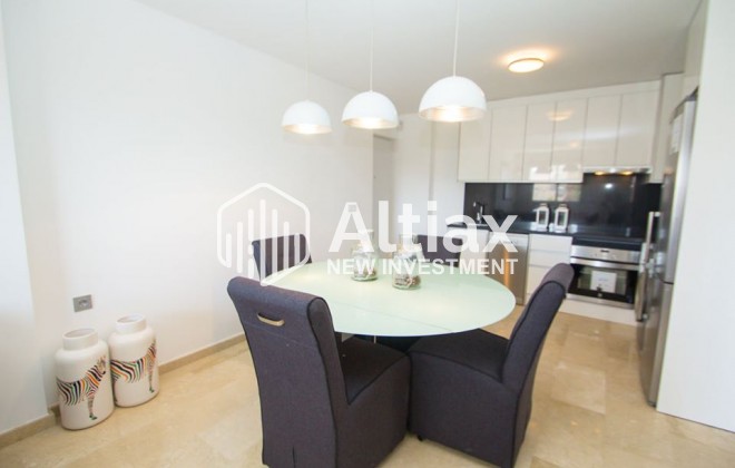 Nueva construcción  - Ático -
Res. Las Filipinas