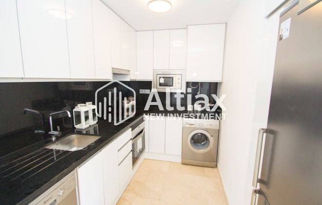 Nueva construcción  - Ático -
Res. Las Filipinas