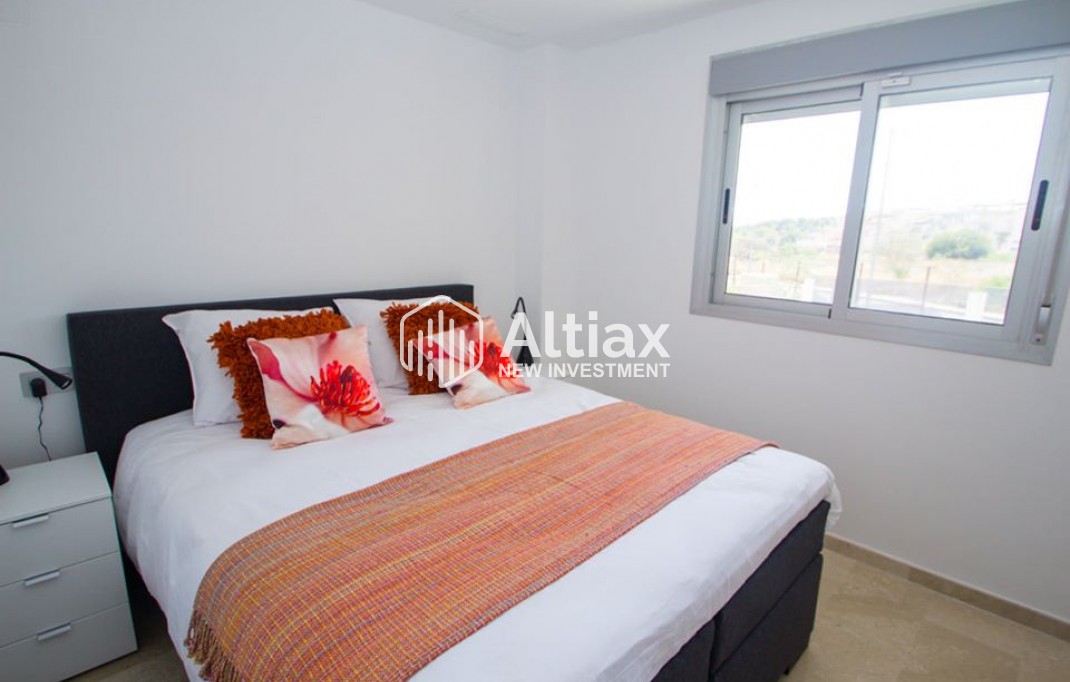 Nueva construcción  - Ático -
Res. Las Filipinas