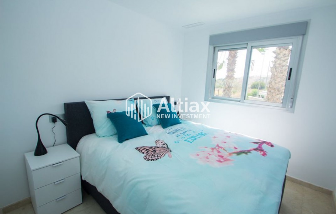 Nueva construcción  - Ático -
Res. Las Filipinas