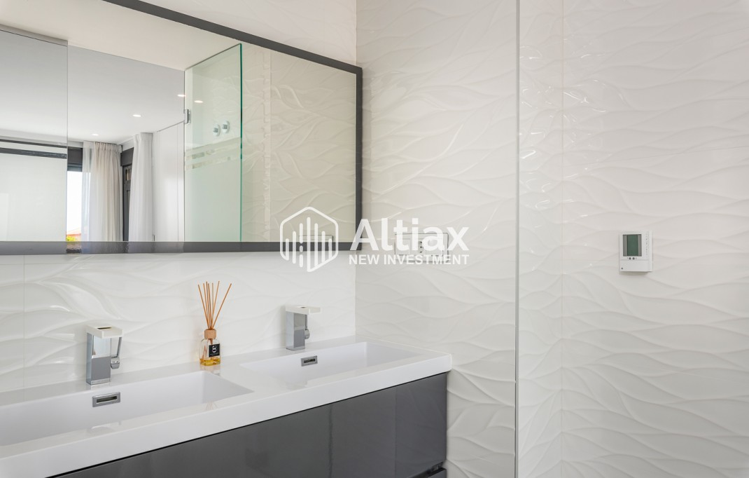 New Build - detached -
Playa Paraiso