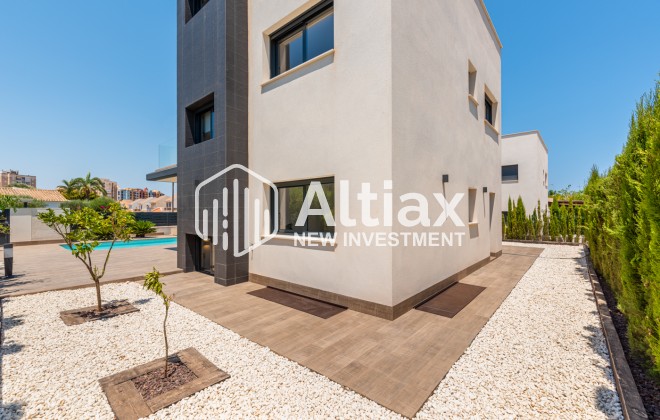 New Build - detached -
Playa Paraiso